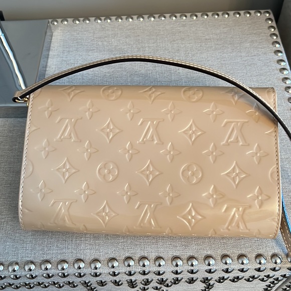 Louis Vuitton Vernis Ana Clutch Dune - Picture 3 of 10